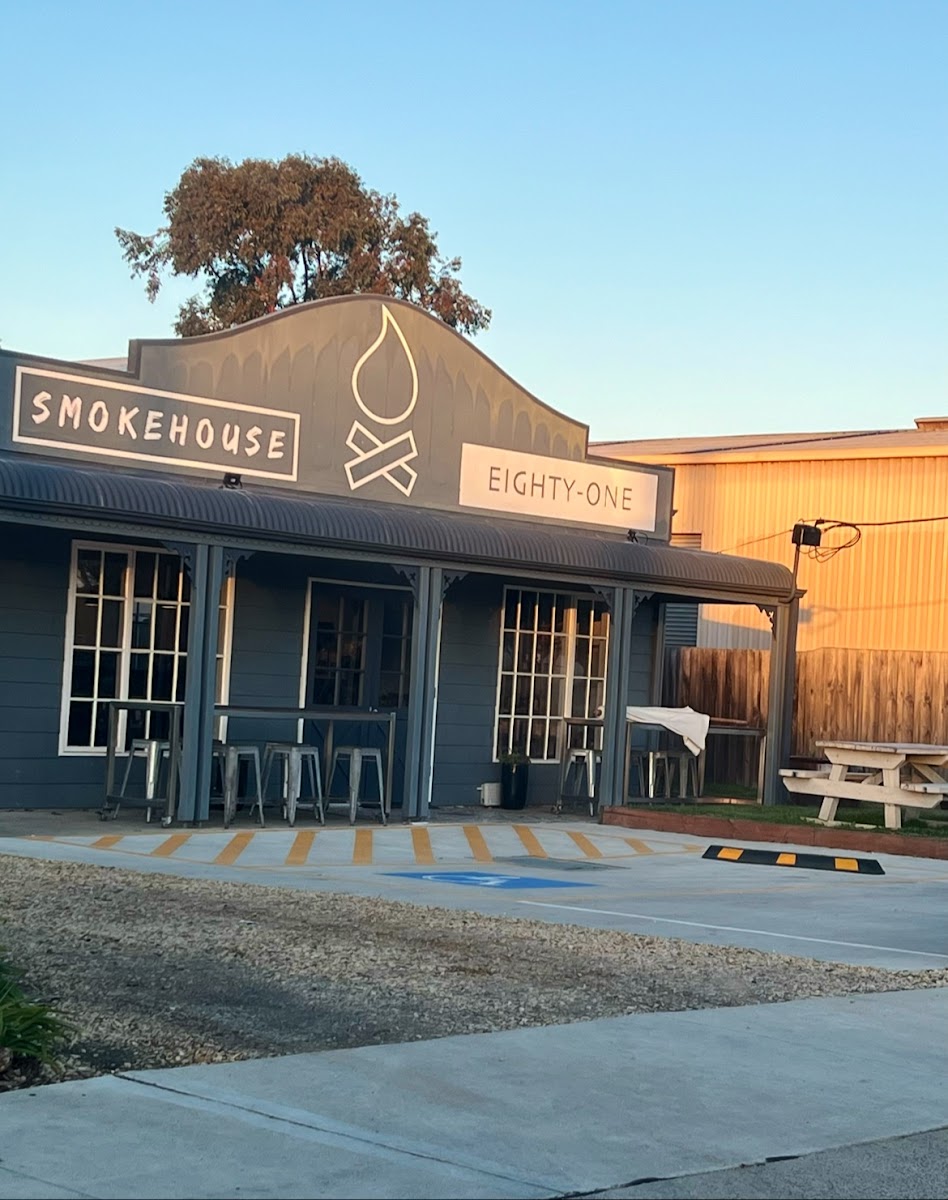 Smokehouse 81